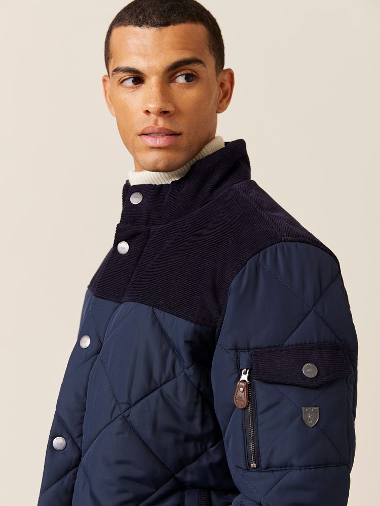 Devon quiltjakke 7508356_EM6-JEANPAUL-A24-Modell-Front_7367_Devon quiltjakke EM6_Devon quiltjakke EM6 7508356.jpg_Front||Front