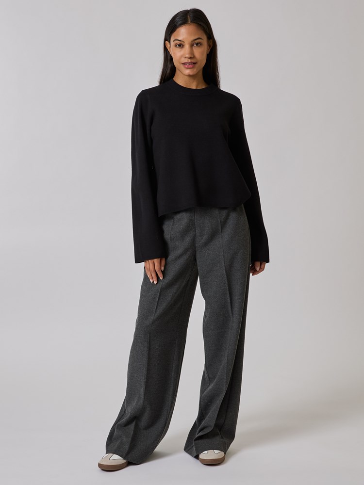 Hanna genser 7508425_CAB-DONNA-A24-details_chn=vic_4426_Hanna genser CAB_Hanna genser CAB 7508425.jpg_
