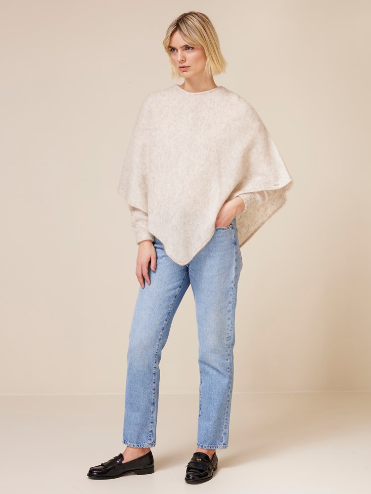 Lone poncho 7508490_I4C_Jean Paul_Lone Poncho_A24 (2)_Lone poncho I4C_Lone poncho I4C 7508490.jpg_