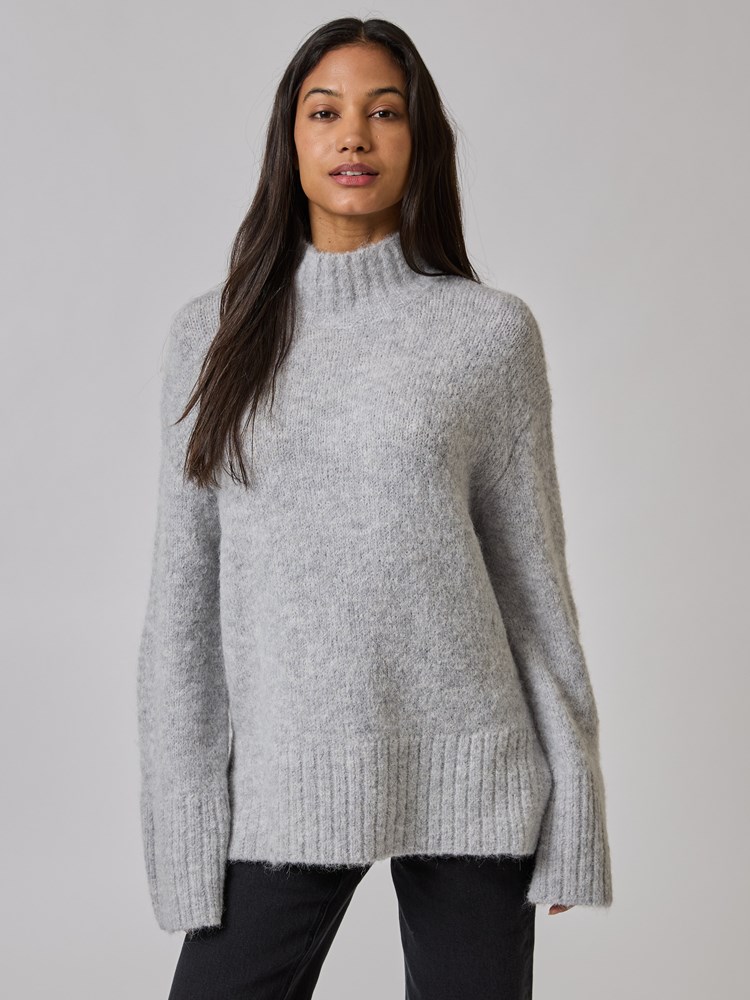 Alyssa pologenser i ullblanding 7508541_IEY-DONNA-A24-Modell-Front_chn=vic_6925_Alyssa pologenser i ullblanding IEY 7508541.jpg_Front||Front