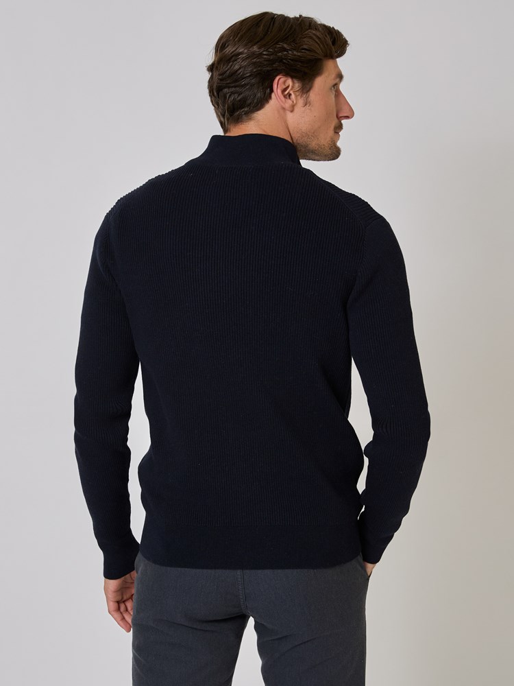 Birgir zip strikkegenser 7508582_R15-MRCAPUCHIN-A24-Modell-Back_chn=vic_6628_Birgir zip strikkegenser R15 7508582.jpg_Back||Back