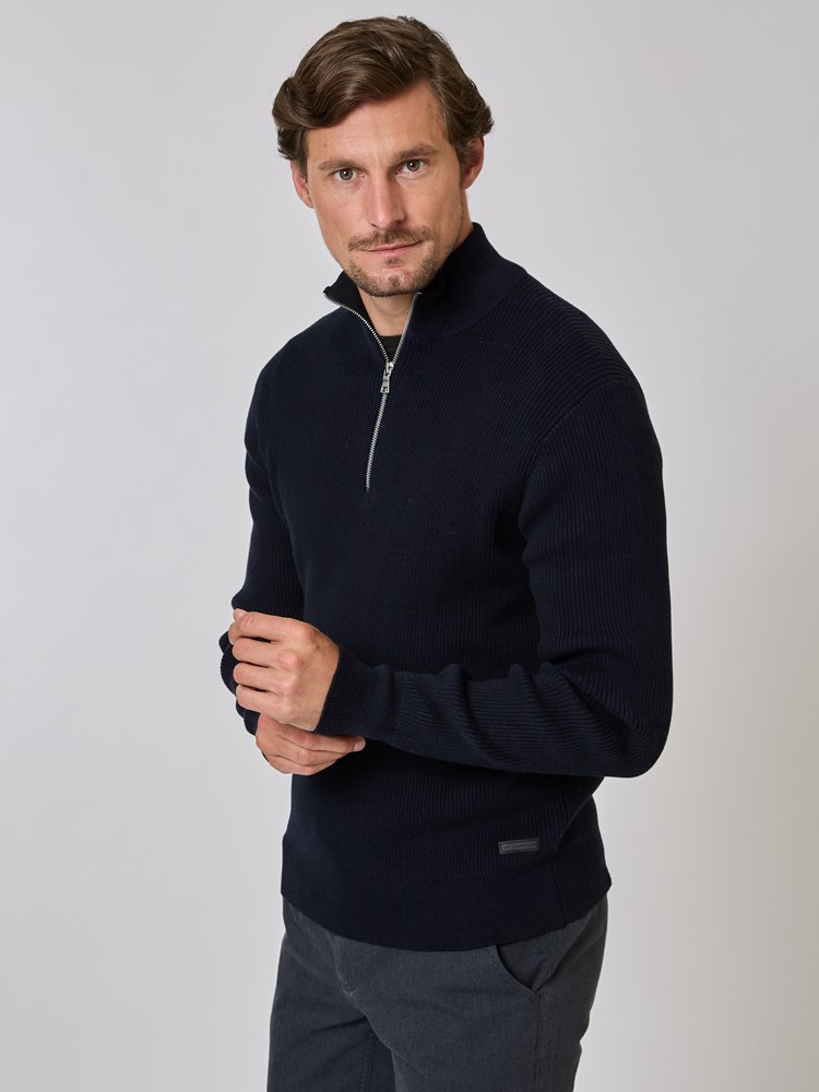 Birgir zip strikkegenser 7508582_R15-MRCAPUCHIN-A24-Modell-Front_chn=vic_7323_Birgir zip strikkegenser R15 7508582.jpg_Front||Front