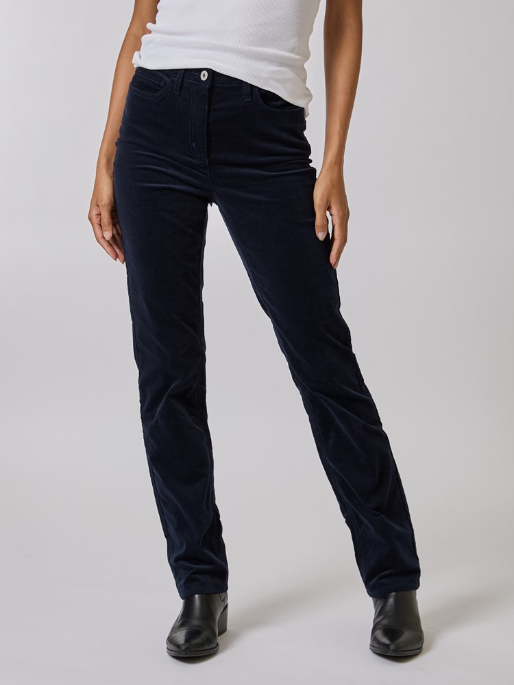 Kannika cordbukse 7508603_EM6-BLU-A24-Modell-Front_chn=vic_8688_Kannika cordbukse EM6_Kannika cordbukse EM6 7508603.jpg_Front||Front