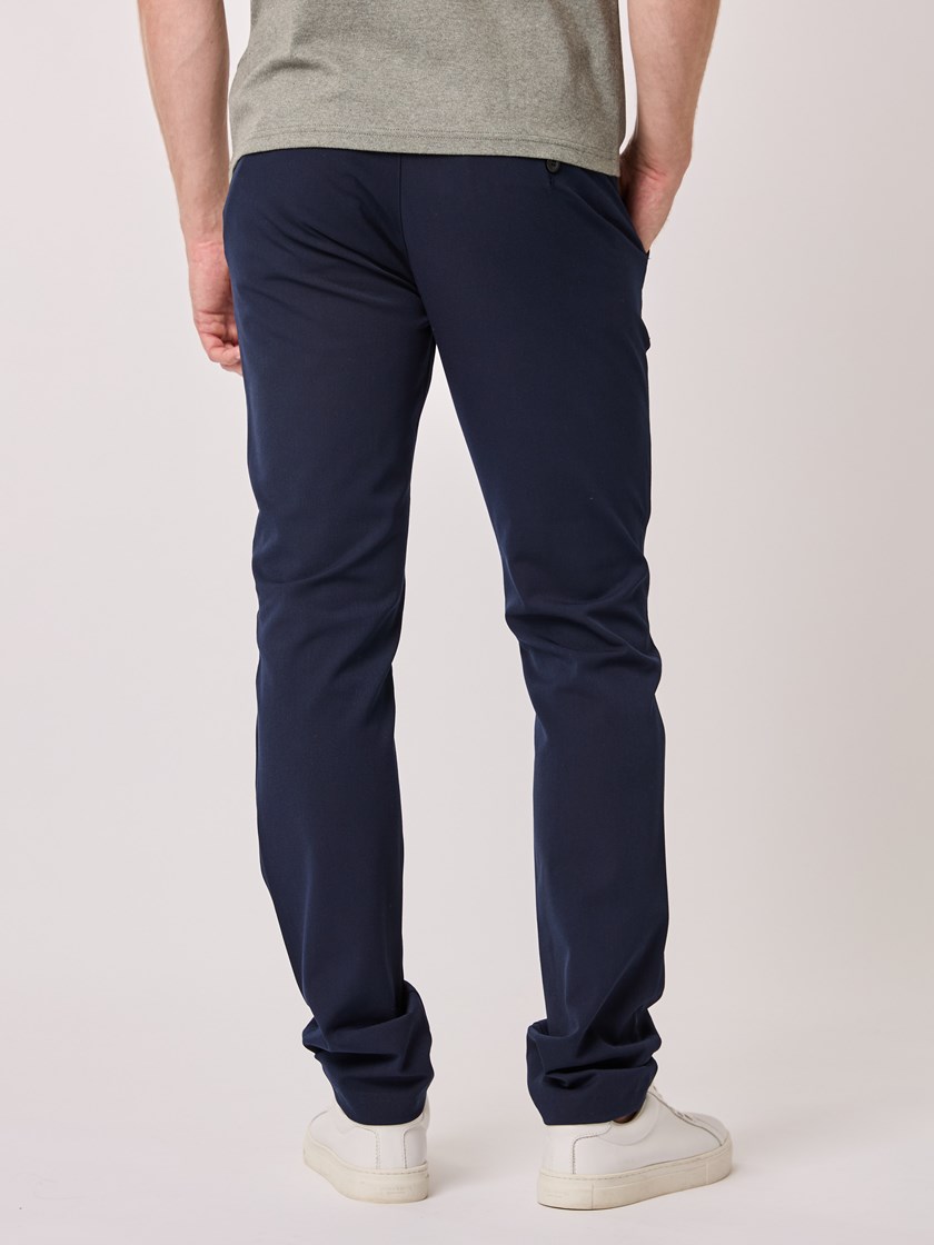7508638 EM6 7508638_EM6-MRCAPUCHIN-NOS-Modell-Front_chn=vic_990.jpg_Front||Front