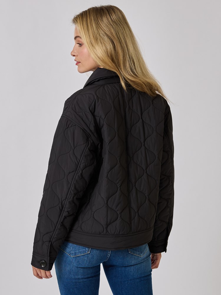 Sarina jakke 7508647_CAB-MELL-A24-Modell-Back_chn=vic_7837_Sarina jakke CAB_Sarina jakke CAB 7508647.jpg_Back||Back