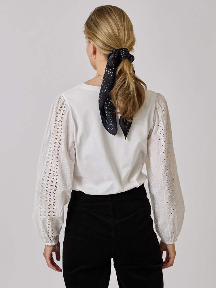 Lottie topp 7508681_O68-MELL-A24-Modell-Back_chn=vic_3818_Lottie topp O68_Lottie topp O68 7508681.jpg_Back||Back