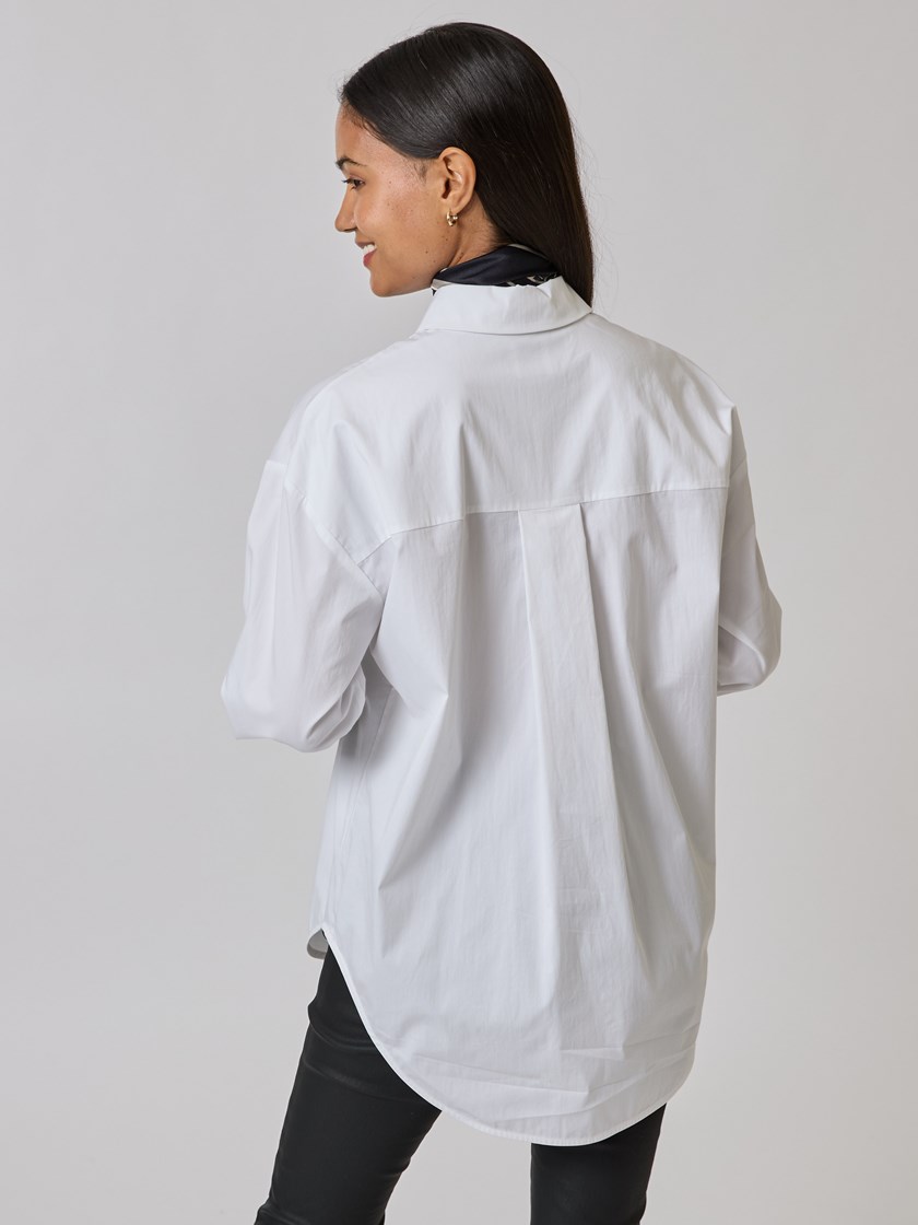 7508700 O68 7508700_O68-BLU-A24-Modell-Back_chn=vic_609_Dessie skjorte O68.jpg_Back||Back