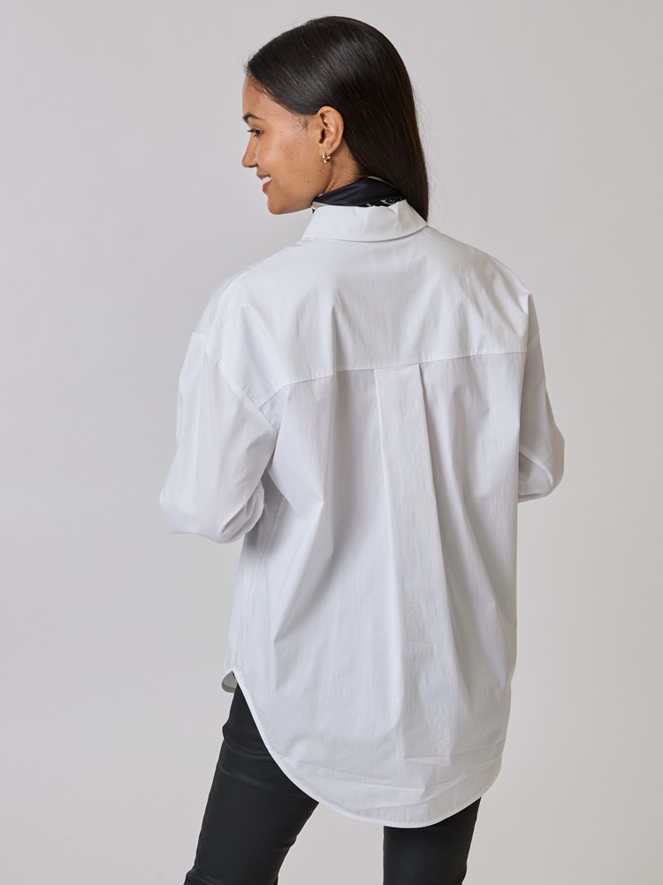 Dessie skjorte 7508700_O68-BLU-A24-Modell-Back_chn=vic_609_Dessie skjorte O68_Dessie skjorte O68 7508700.jpg_Back||Back