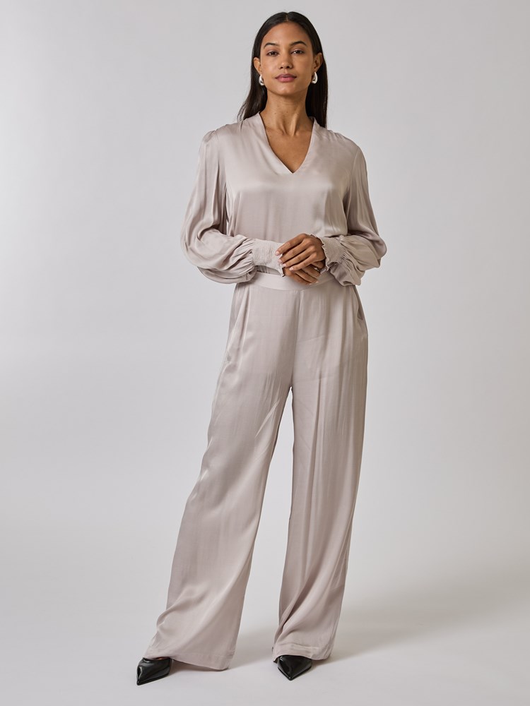 Samsaya satengbluse 7508721_I4I-BLU-A24-details_chn=vic_6272_Samsaya satengbluse I4I_Samsaya satengbluse I4I 7508721.jpg_