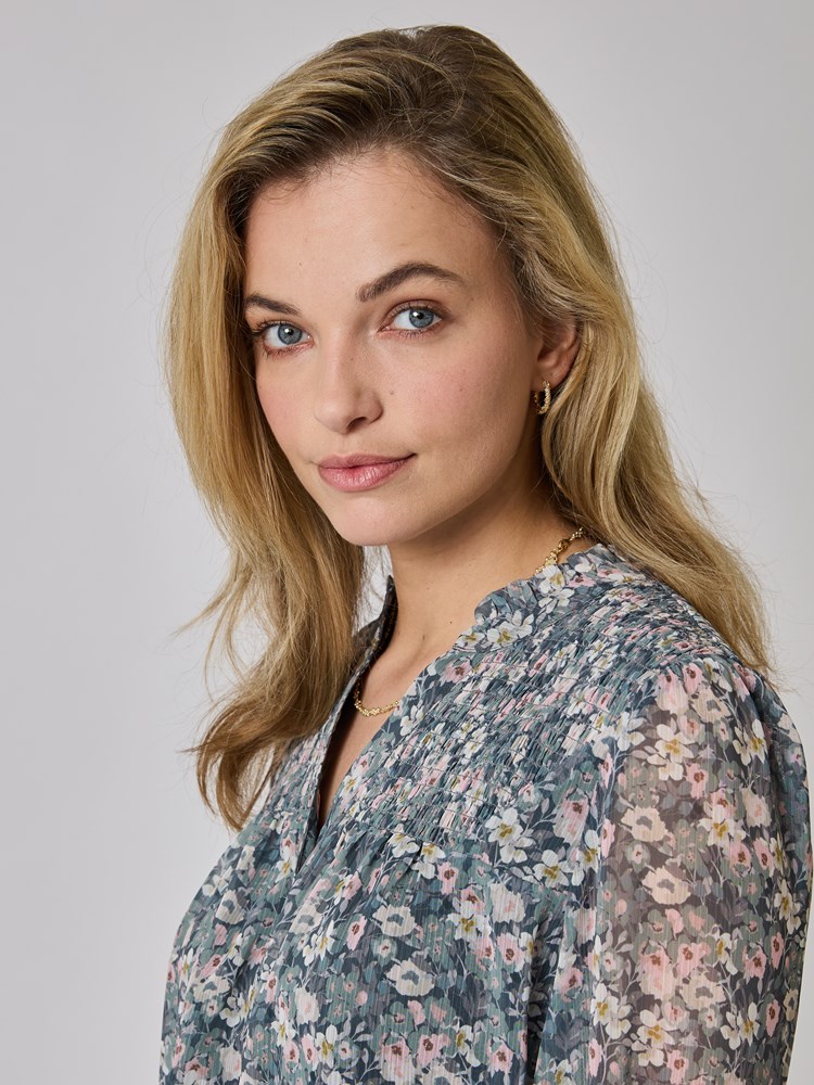Emma bluse 7508753_IGI-MELL-A24-details_chn=vic_4829_Emma bluse IGI_Emma bluse IGI 7508753.jpg_