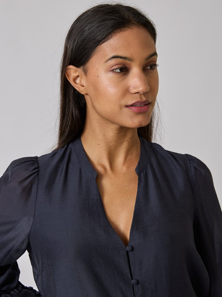 Angelica bluse 7508759_EM1-BLU-A24-details_chn=vic_8576_Angelica bluse EM1_Angelica bluse EM1 7508759.jpg_