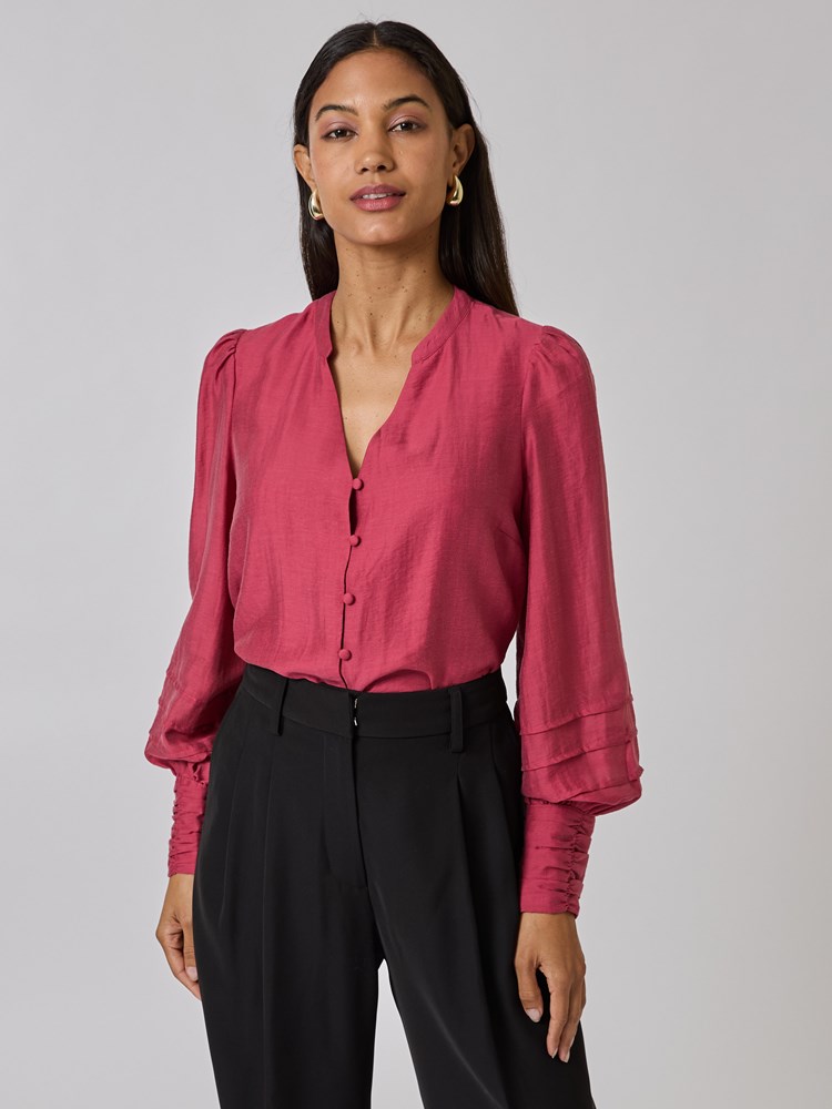 Angelica bluse 7508759_MWH-BLU-A24-Modell-Front_chn=vic_4664_Angelica bluse MWH_Angelica bluse MWH 7508759.jpg_Front||Front