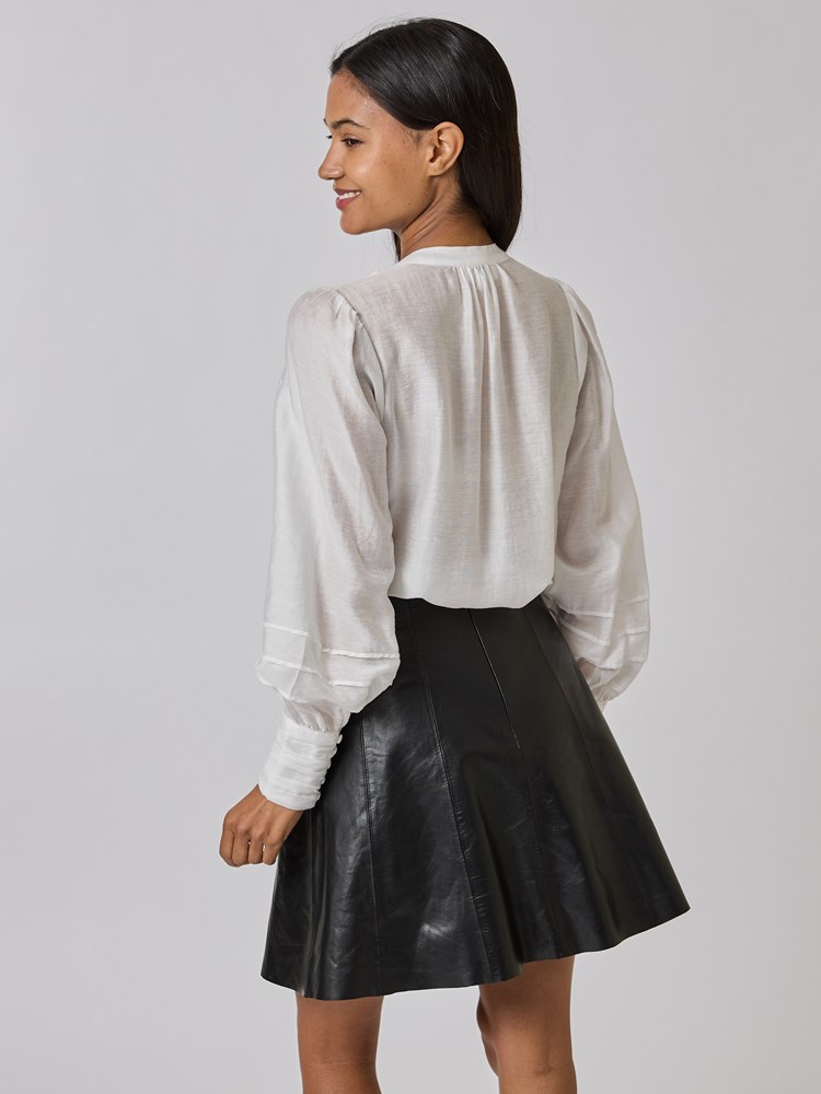 Angelica bluse 7508759_O68-BLU-A24-Modell-Back_chn=vic_1453_Angelica bluse O68_Angelica bluse O68 7508759.jpg_Back||Back