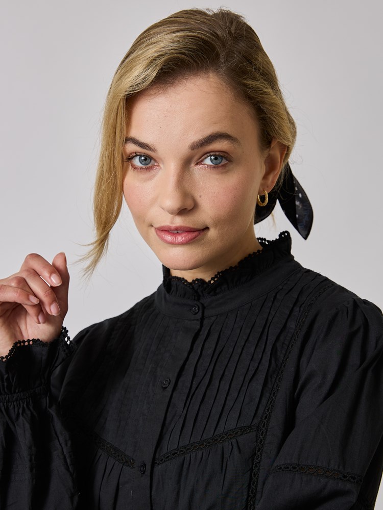 Laurel bluse 7508778_CAB-MELL-A24-details_chn=vic_4445_Laurel bluse CAB_Laurel bluse CAB 7508778.jpg_