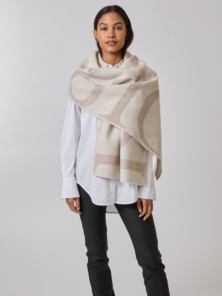 Mody ullskjerf 7508815_AGP-BLU-A24-Modell-Front_chn=vic_863_Mody ullskjerf AGP_Mody ullskjerf AGP 7508815.jpg_Front||Front