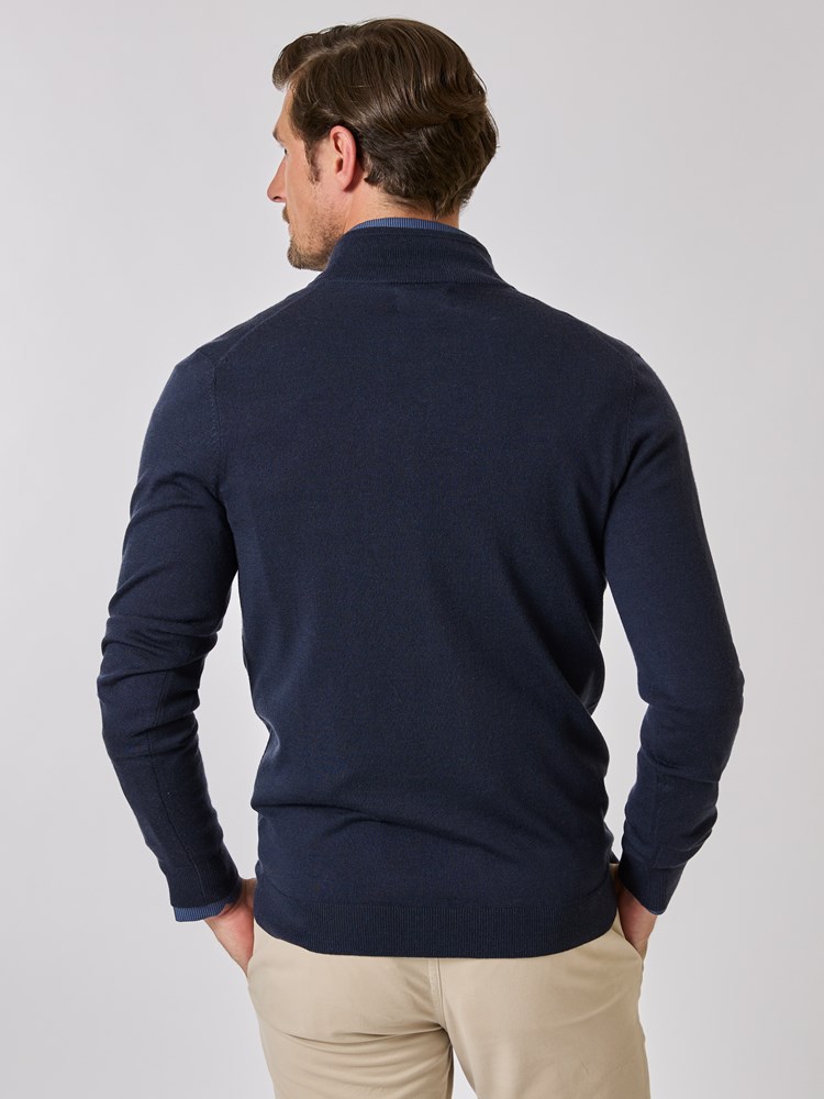 Ledger merino zip neck 7508863_EM6-VESB-A24-Modell-Back_chn=vic_3623_Ledger merino zip neck EM6_Ledger merino zip neck EM6 7508863.jpg_Back||Back