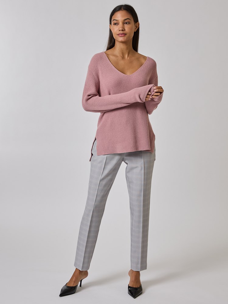 Molly v- hals genser 7508938_MJL-BLU-A24-details_chn=vic_2668_Molly v- hals genser MJL_Molly v- hals genser MJL 7508938.jpg_