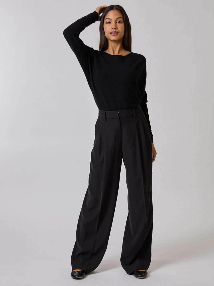 Roya genser 7508943_CAB-BLU-A24-details_chn=vic_524_Roya genser CAB_Roya genser CAB 7508943.jpg_
