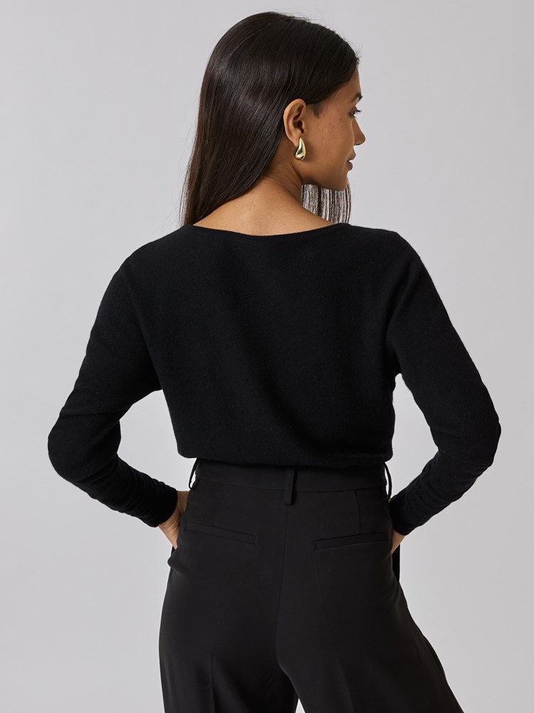 Roya genser 7508943_CAB-BLU-A24-Modell-Back_chn=vic_2506_Roya genser CAB_Roya genser CAB 7508943.jpg_Back||Back