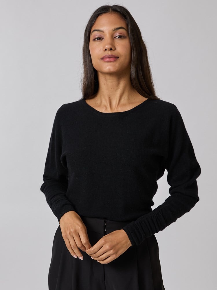 Roya genser 7508943_CAB-BLU-A24-Modell-Front_chn=vic_3060_Roya genser CAB_Roya genser CAB 7508943.jpg_Front||Front