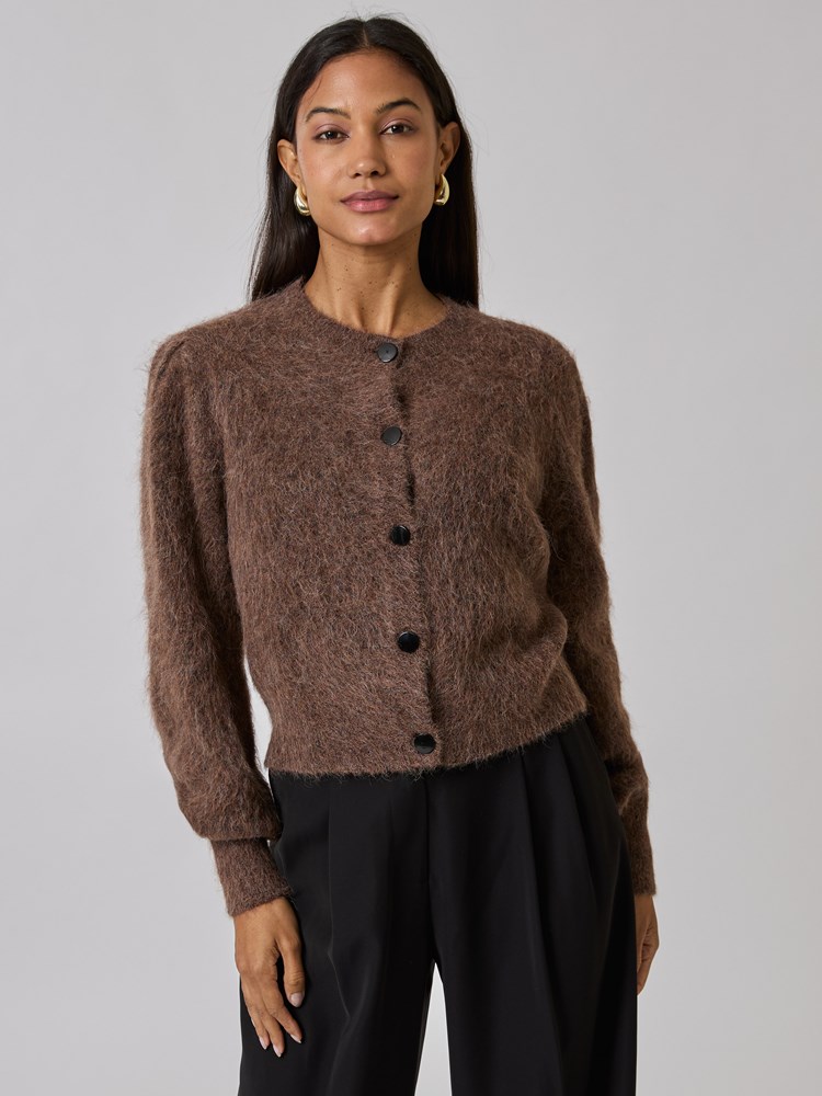 Victoria cardigan 7508956_AIK-BLU-A24-Modell-Front_chn=vic_9723_Victoria cardigan AIK 7508956.jpg_Front