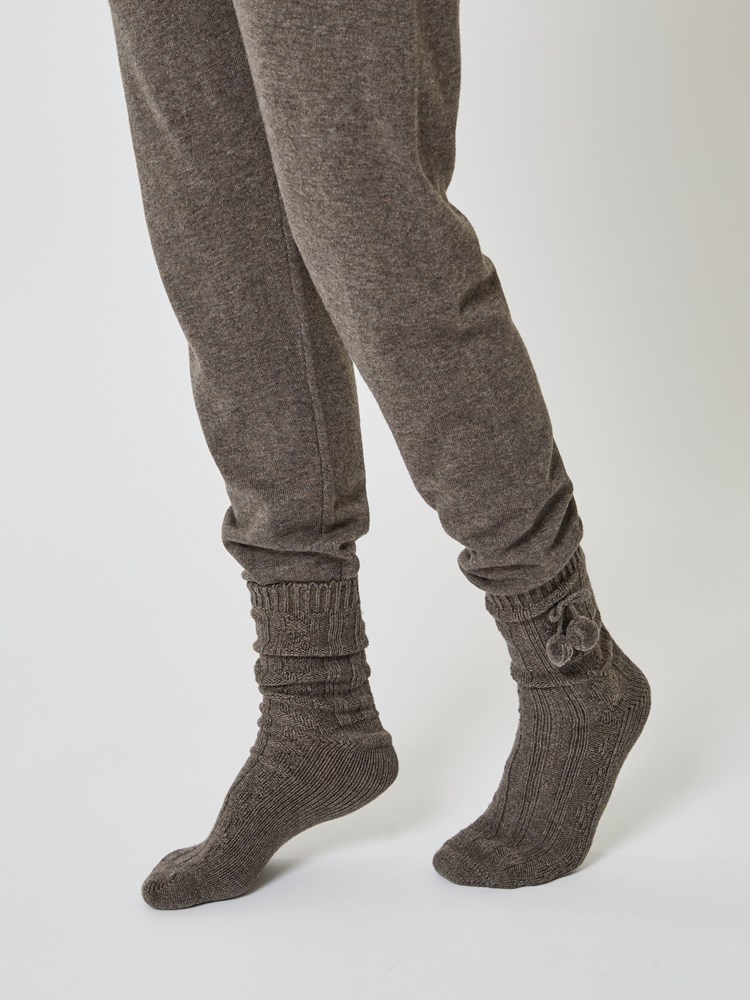 Helena sokk 7508959_APR-MELL-W24-Modell-Front_chn=vic_4692_Helena sokk APR_Helena sokk APR 7508959.jpg_Front||Front