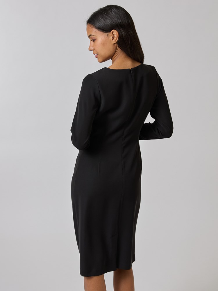 Paula kjole 7509141_CAB-BLU-A24-Modell-Back_chn=vic_3853_Paula kjole CAB.jpg_Back||Back