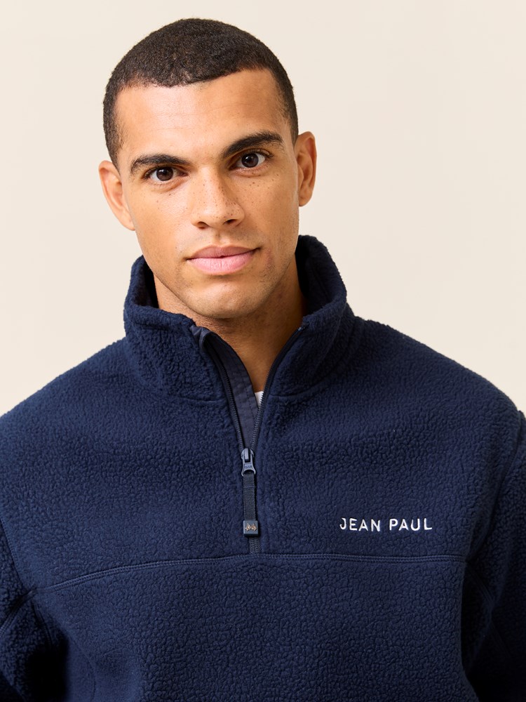Alvin fleecegenser 7509213_EM6-JEANPAUL-W24-Modell-Front_7614_Alvin fleecegenser EM6_Alvin fleecegenser EM6 7509213.jpg_Front||Front