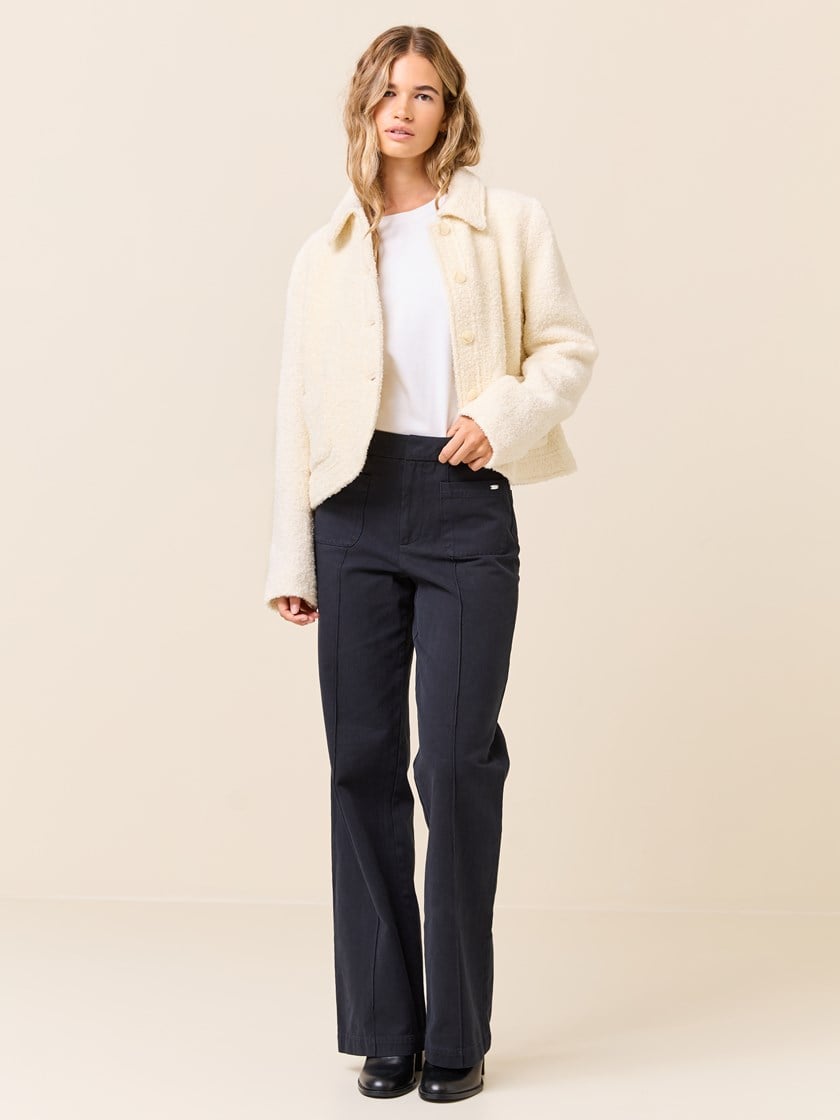 7509215 O62 7509215_O62-JEANPAUL-S25-Modell-Front_2740_Ariette jakke O62.jpg_Front||Front