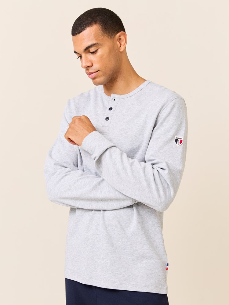 Charly bestefartrøye 7509272_IEB-JEANPAUL-W24-Modell-Front_25_Charly bestefartrøye IEB_Charly bestefartrøye IEB 7509272.jpg_Front||Front