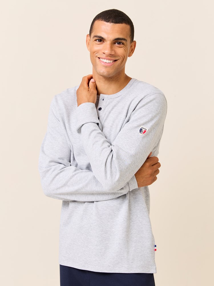 Charly bestefartrøye 7509272_IEB-JEANPAUL-W24-Modell-Front_2892_Charly bestefartrøye IEB_Charly bestefartrøye IEB 7509272.jpg_Front||Front