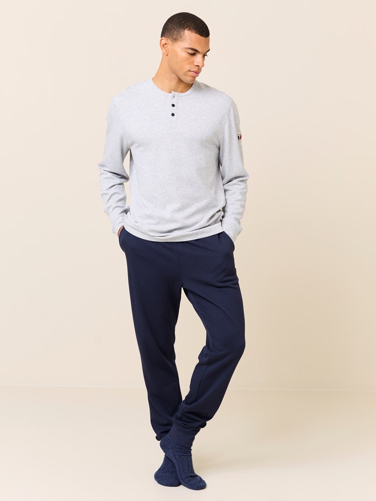 Charly bestefartrøye 7509272_IEB-JEANPAUL-W24-Modell-Front_4401_Charly bestefartrøye IEB_Charly bestefartrøye IEB 7509272.jpg_Front||Front