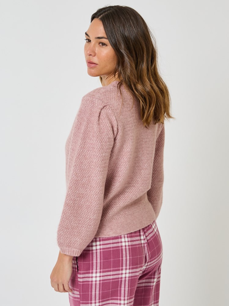 Birgitta cardigan 7509360_MNV-MELL-W24-Modell-Left_chn=vic_2016_Birgitta cardigan MNV_Birgitta cardigan MNV 7509360.jpg_Left||Left
