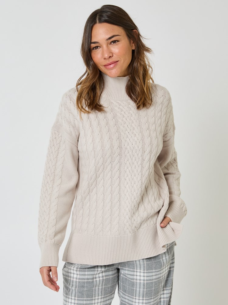 Hailey genser 7509367_I2L-MELL-W24-Modell-Front_chn=vic_6666_Hailey genser I2L_Hailey genser I2L 7509367.jpg_Front||Front