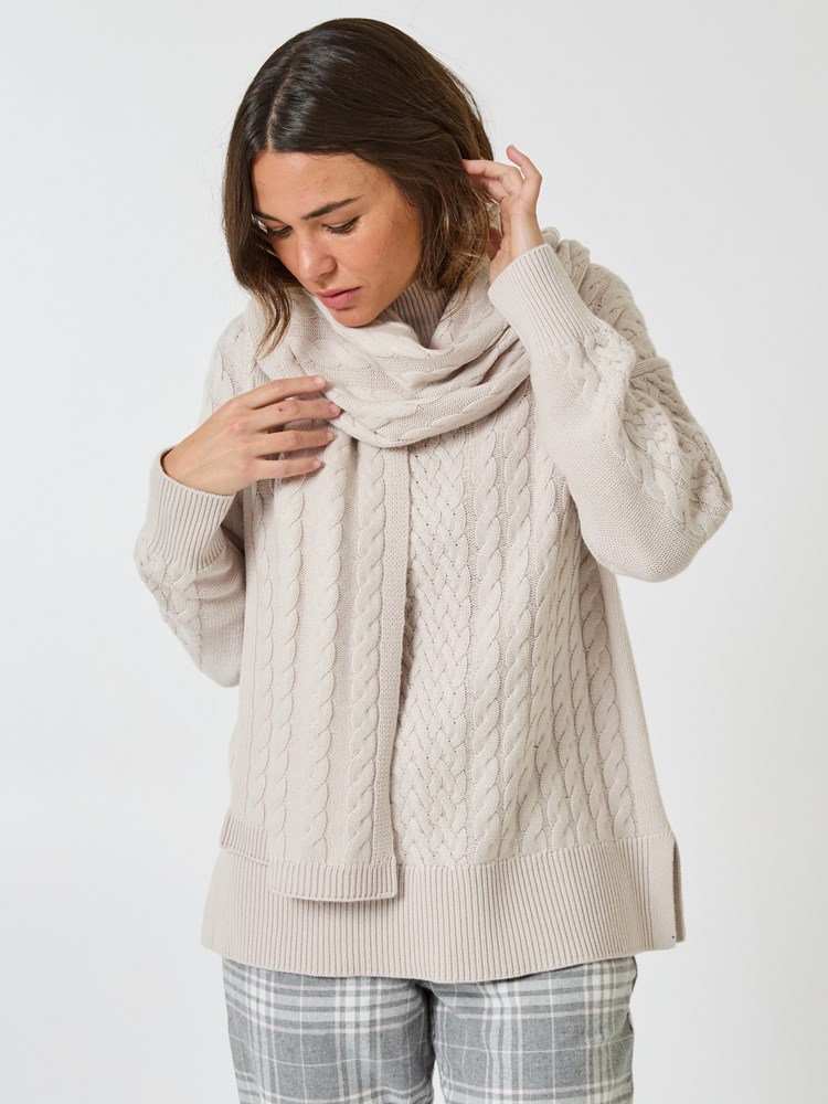 Hailey skjerf 7509377_I2L-MELL-W24-Modell-Front_chn=vic_4652_Hailey skjerf I2L_Hailey skjerf I2L 7509377.jpg_Front||Front