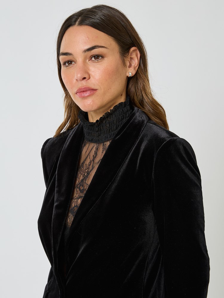 Juliet blazer 7509381_CAB-MELL-W24-details_chn=vic_5507_Juliet blazer CAB_Juliet blazer CAB 7509381.jpg_