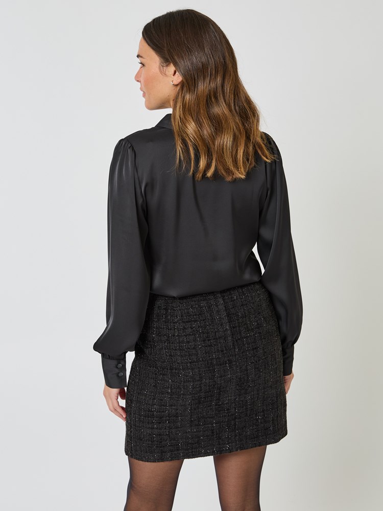 Elita skjorte 7509385_CAB-MELL-W24-Modell-Back_chn=vic_9790_Elita skjorte CAB_Elita skjorte CAB 7509385.jpg_Back||Back