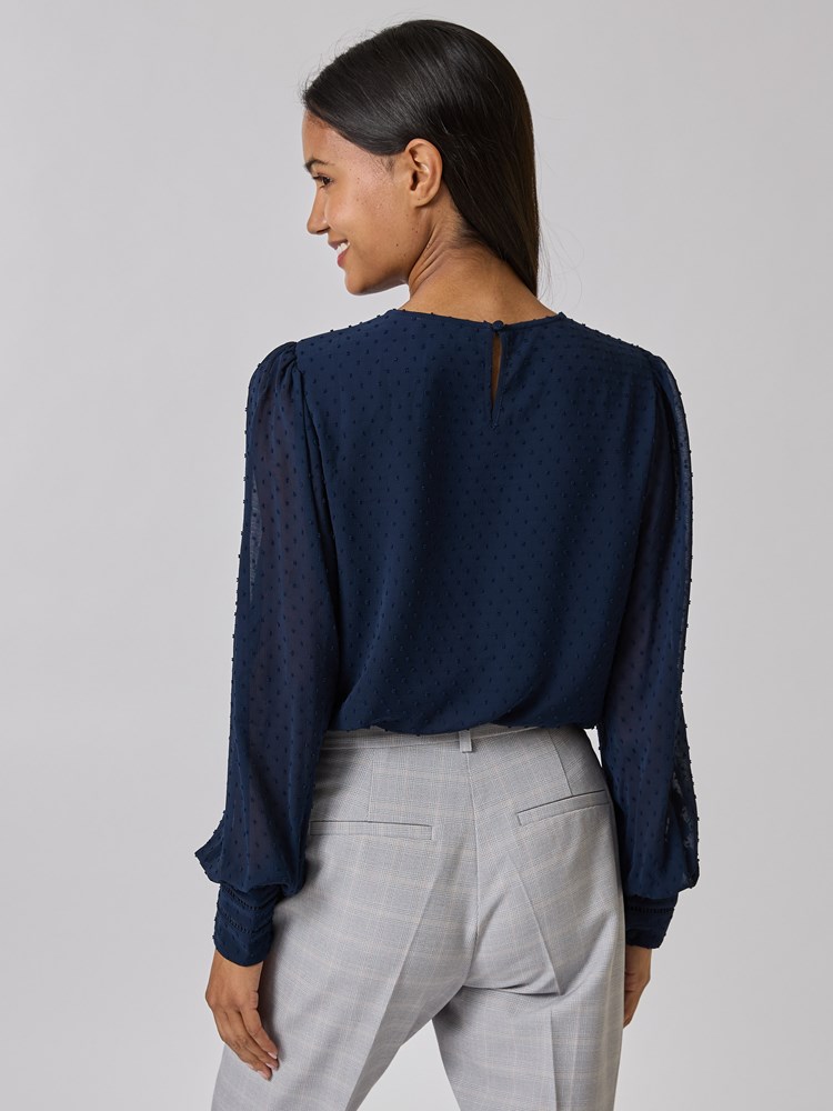 Elisa bluse 7509411_EM1-BLU-A24-Modell-Back_chn=vic_9981_Elisa bluse EM1_Elisa bluse EM1 7509411.jpg_Back||Back