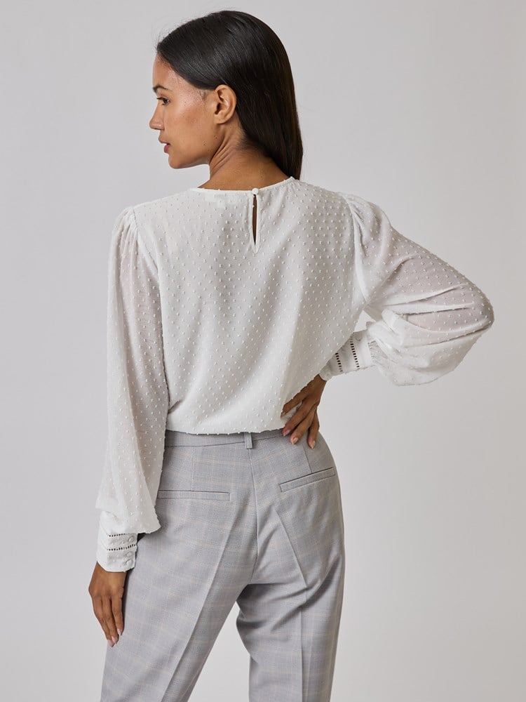 Elisa bluse 7509411_O79-BLU-A24-Modell-Back_chn=vic_5425_Elisa bluse O79_Elisa bluse O79 7509411.jpg_Back||Back