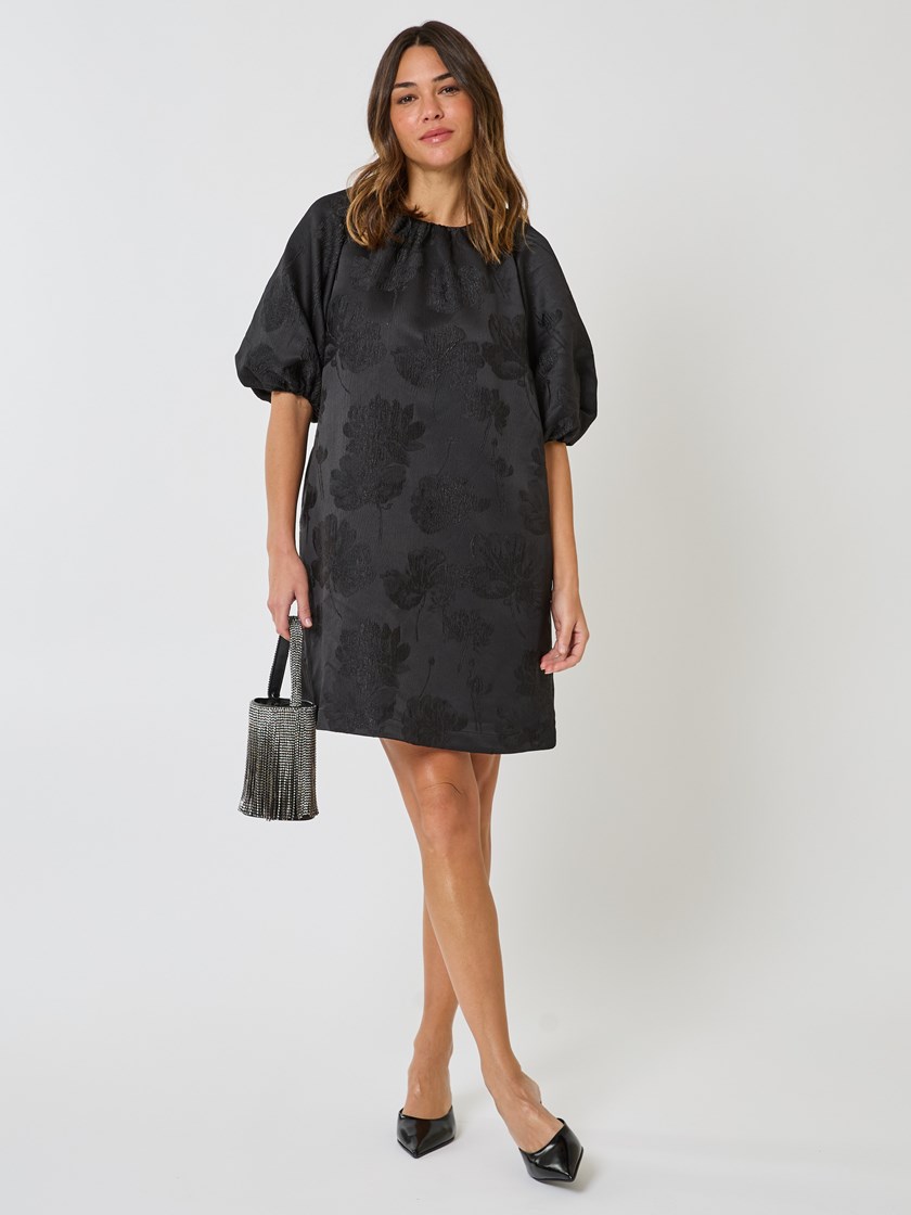 7509422 CAB 7509422_CAB-MELL-W24-Modell-Front_chn=vic_2966_Alicia kjole CAB_Alicia kjole CAB 7509422.jpg_Front||Front