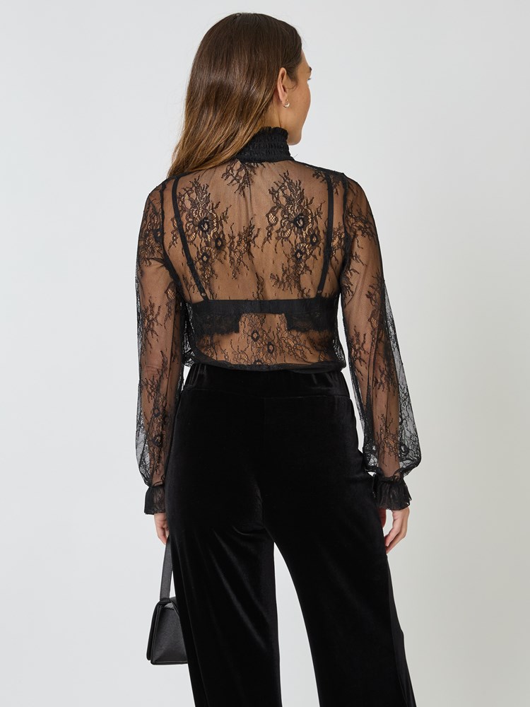 Kerry bluse 7509434_CAB-MELL-W24-Modell-Back_chn=vic_9400_Kerry bluse CAB_Kerry bluse CAB 7509434.jpg_Back||Back