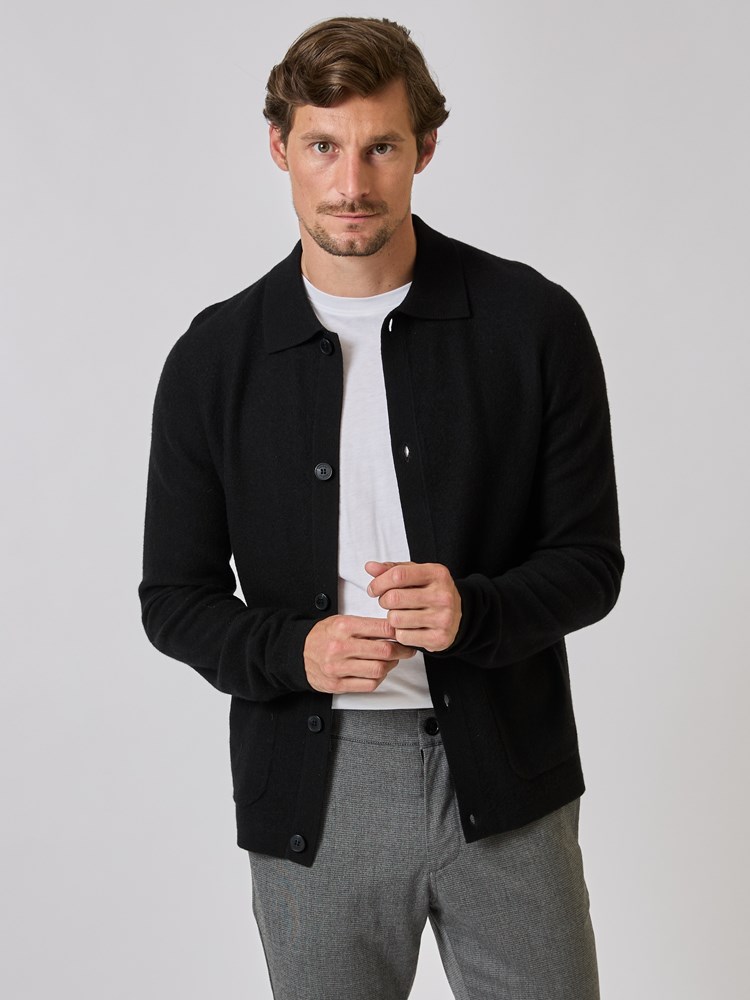 Matthew Cardigan 7509465_CAB-VESB-A24-Modell-Front_chn=vic_3772_Matthew Cardigan CAB_Matthew Cardigan CAB 7509465.jpg_Front||Front