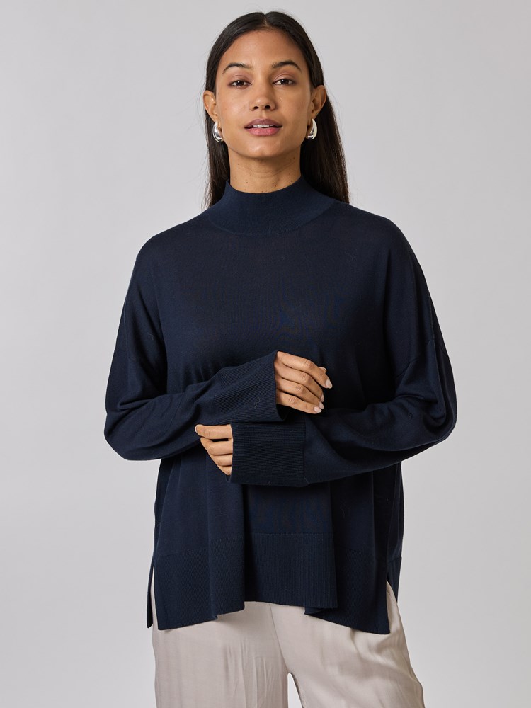 Micah genser 7509481_EM1-BLU-A24-Modell-Front_chn=vic_3896_Micah genser EM1_Micah genser EM1 7509481.jpg_Front||Front
