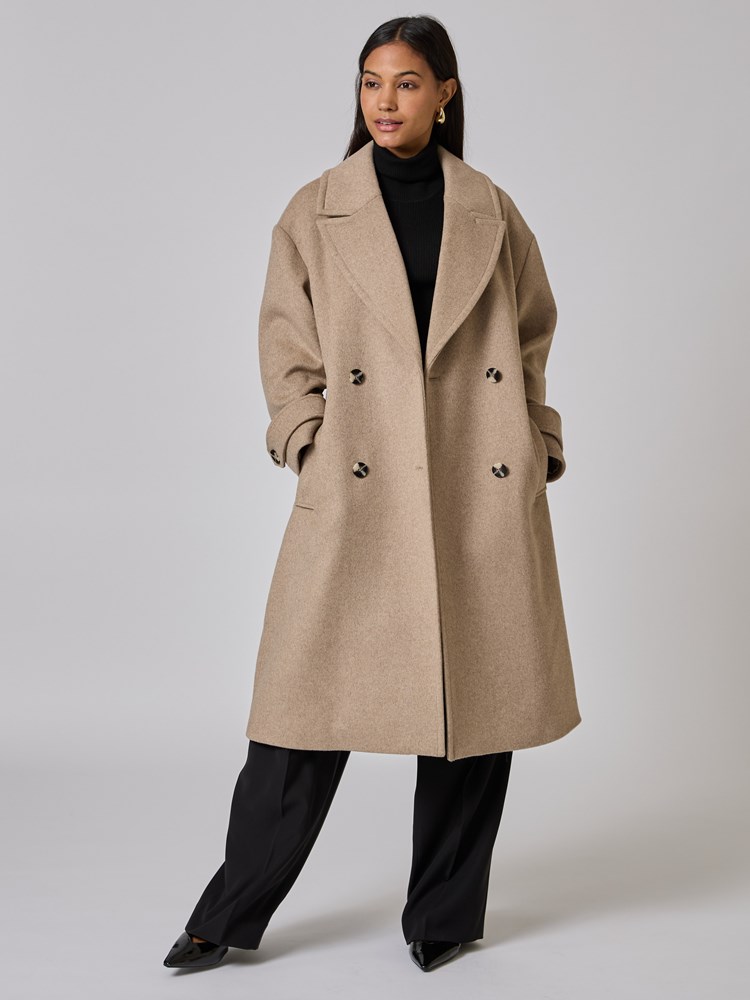 Karola lang kåpe 7509539_AGP-BLU-A24-Modell-Front_chn=vic_5915_Karola lang kåpe AGP_Karola lang kåpe AGP 7509539.jpg_Front||Front