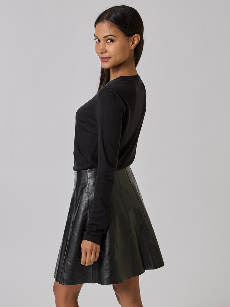Alice topp 7509542_CAB-BLU-A24-Modell-Back_chn=vic_6177_Alice topp CAB_Alice topp CAB 7509542.jpg_Back||Back