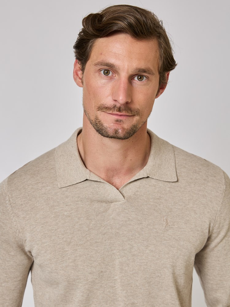 Dammers polo strikkegenser 7509700_R54-MRCAPUCHIN-A24-details_chn=vic_7583_Dammers polo strikkegenser R54 7509700.jpg_