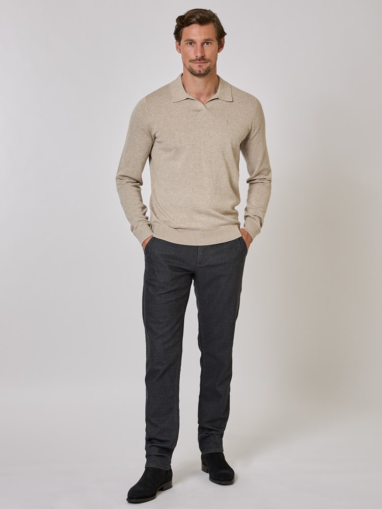 Dammers polo strikkegenser 7509700_R54-MRCAPUCHIN-A24-details_chn=vic_9665_Dammers polo strikkegenser R54 7509700.jpg_