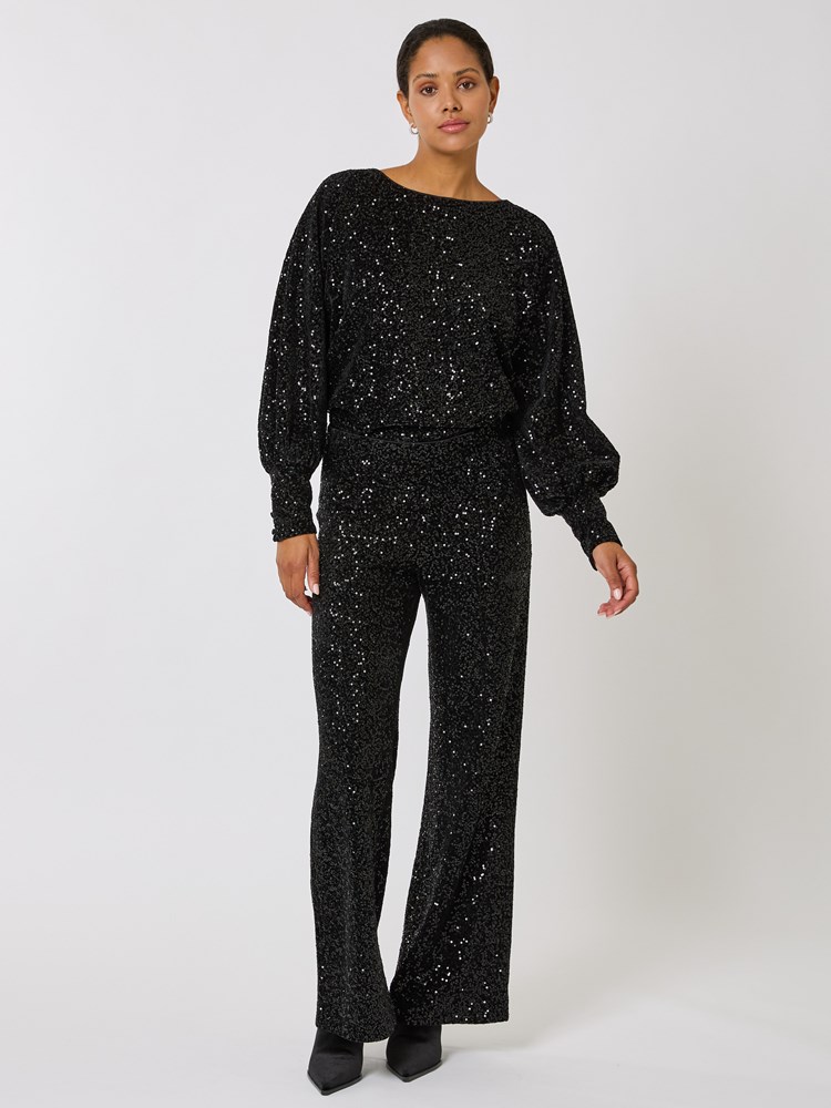 Alva bluse 7509743_CAB-BLU-W24-details_chn=vic_6793_Alva bluse CAB_Alva bluse CAB 7509743.jpg_