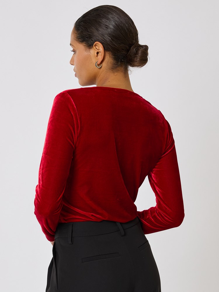 Agnete velourtopp 7509763_K5O-BLU-W24-Modell-Back_chn=vic_5017_Agnete velourtopp K5O_Agnete velourtopp K5O 7509763.jpg_Back||Back