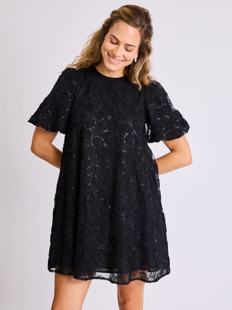 Rosie kjole 7509811_ID2-MELL-W25-Modell-Front_chn=vic_7809_Rosie kjole ID2 7509811.jpg_Front||Front